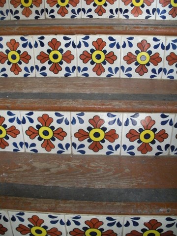 Looking to live in a Victorian apartment in downtown Kent, Ohio? The KentSuites can make this possible – featuring tasteful and exotic stairway Mexican tiles for added décor value and energy. 